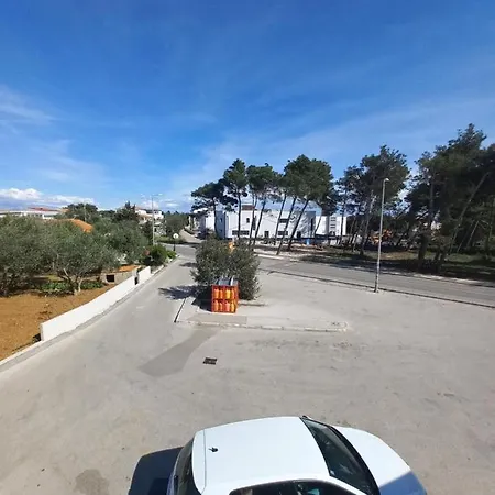 1 Apartament *