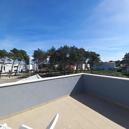 1 Apartament Vir