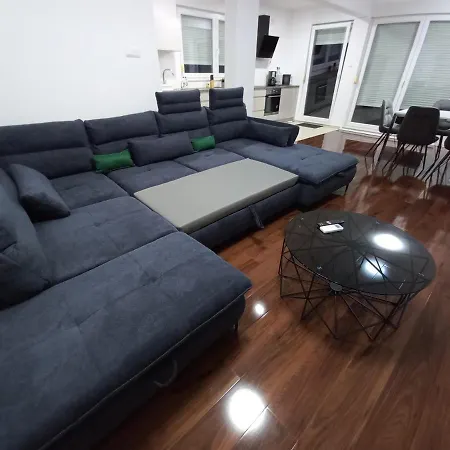 Apartment 1 Vir