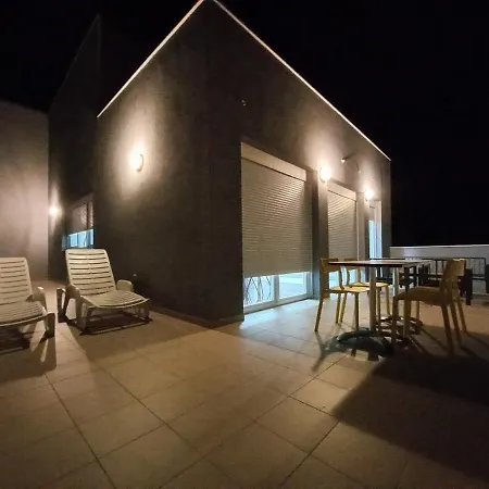 1 Apartment